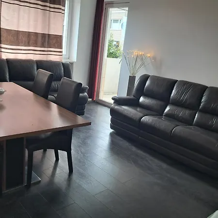 To Live アパート *